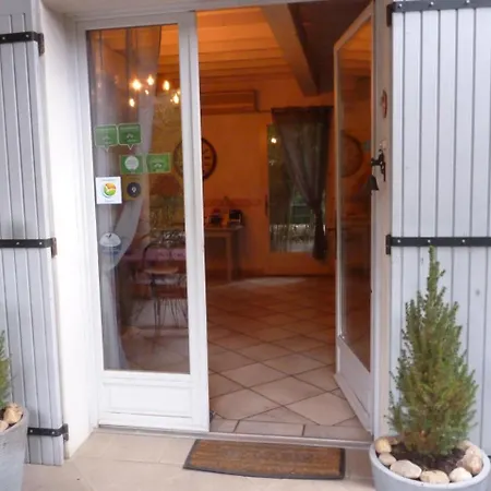 La Bastide Des Pins Bed & Breakfast Castillon-du-Gard Exterior photo